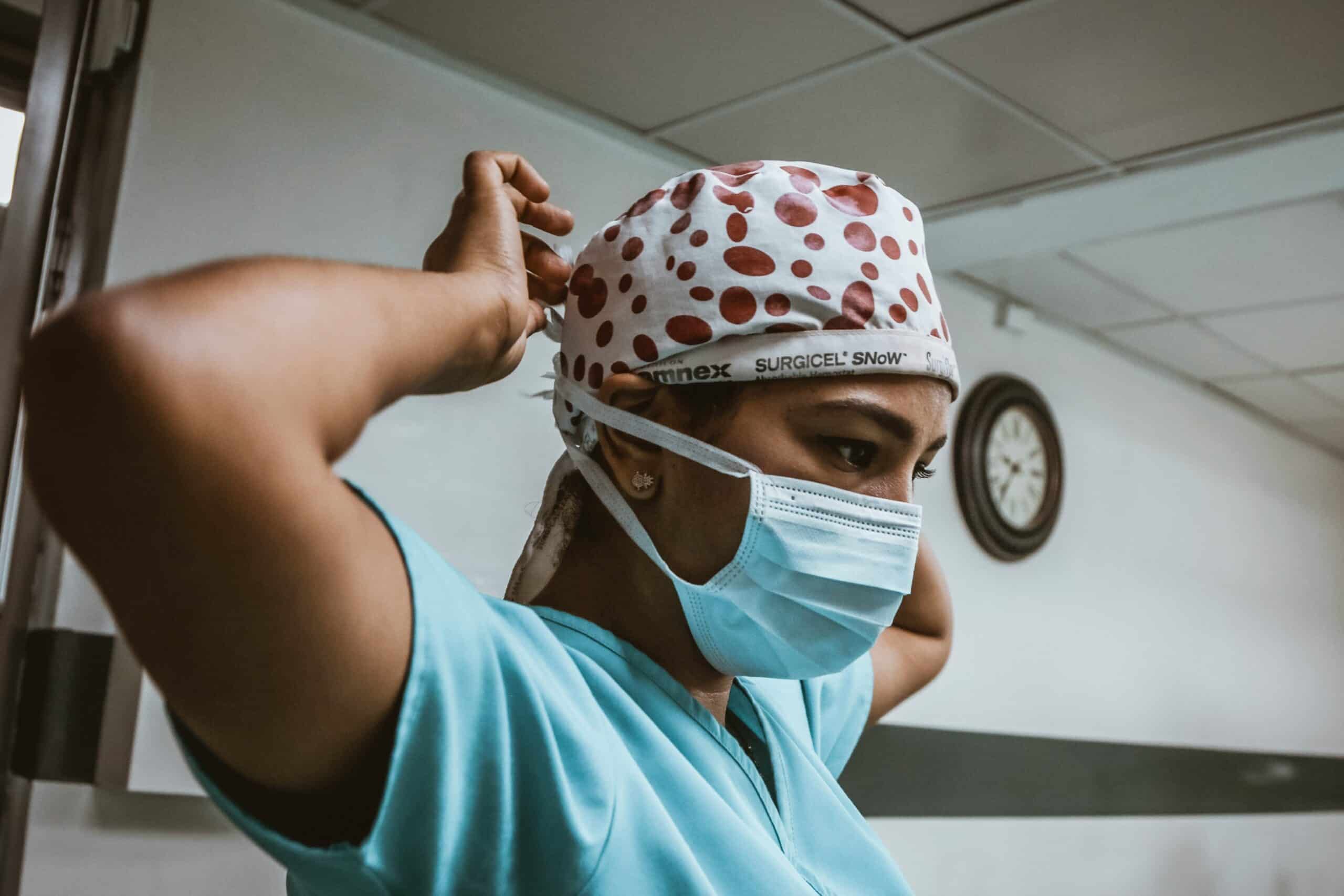Doctor waring a surgical mask